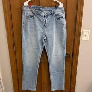 Old Navy Women's Light Blue Boyfriend Jeans